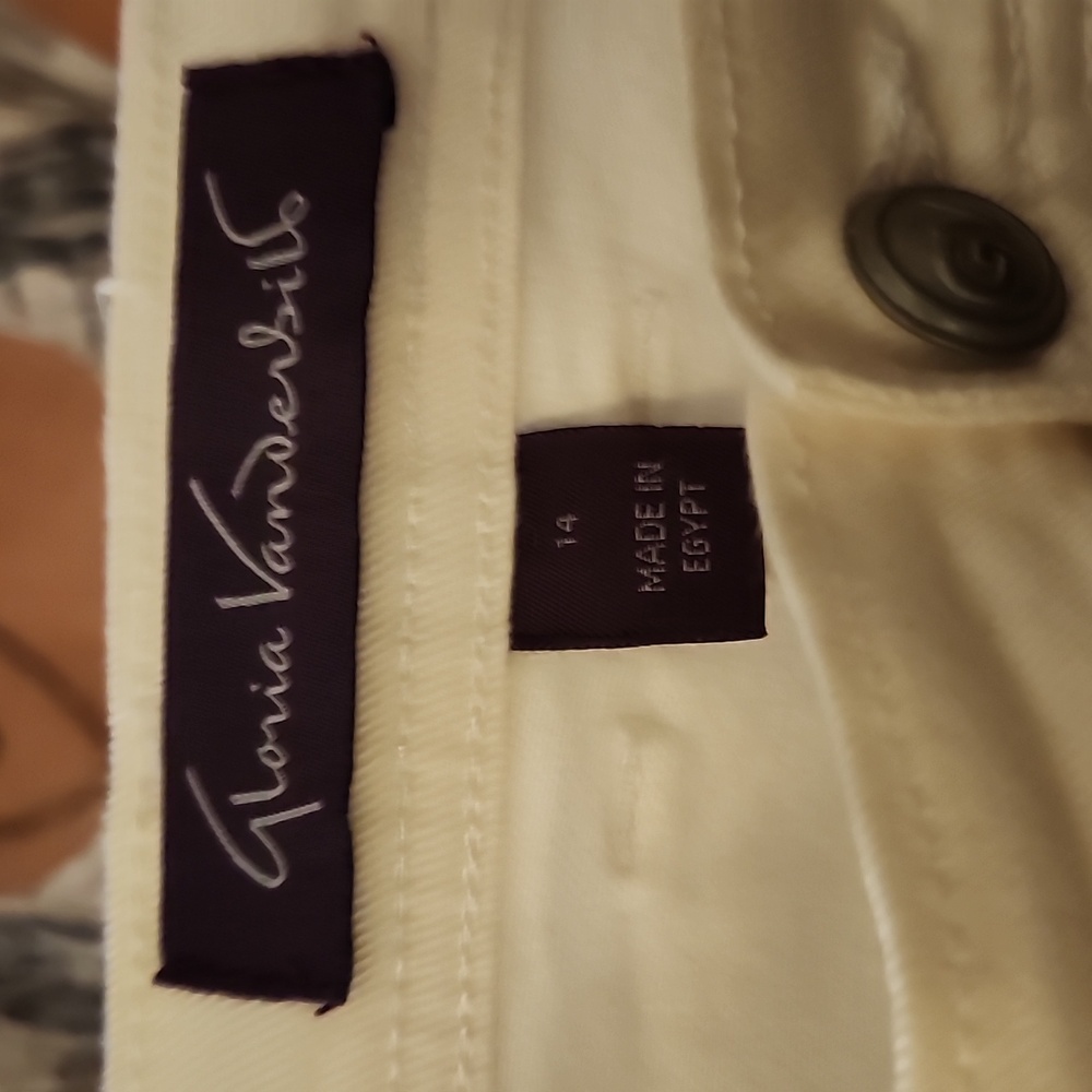 Gloria Vanderbilt capris